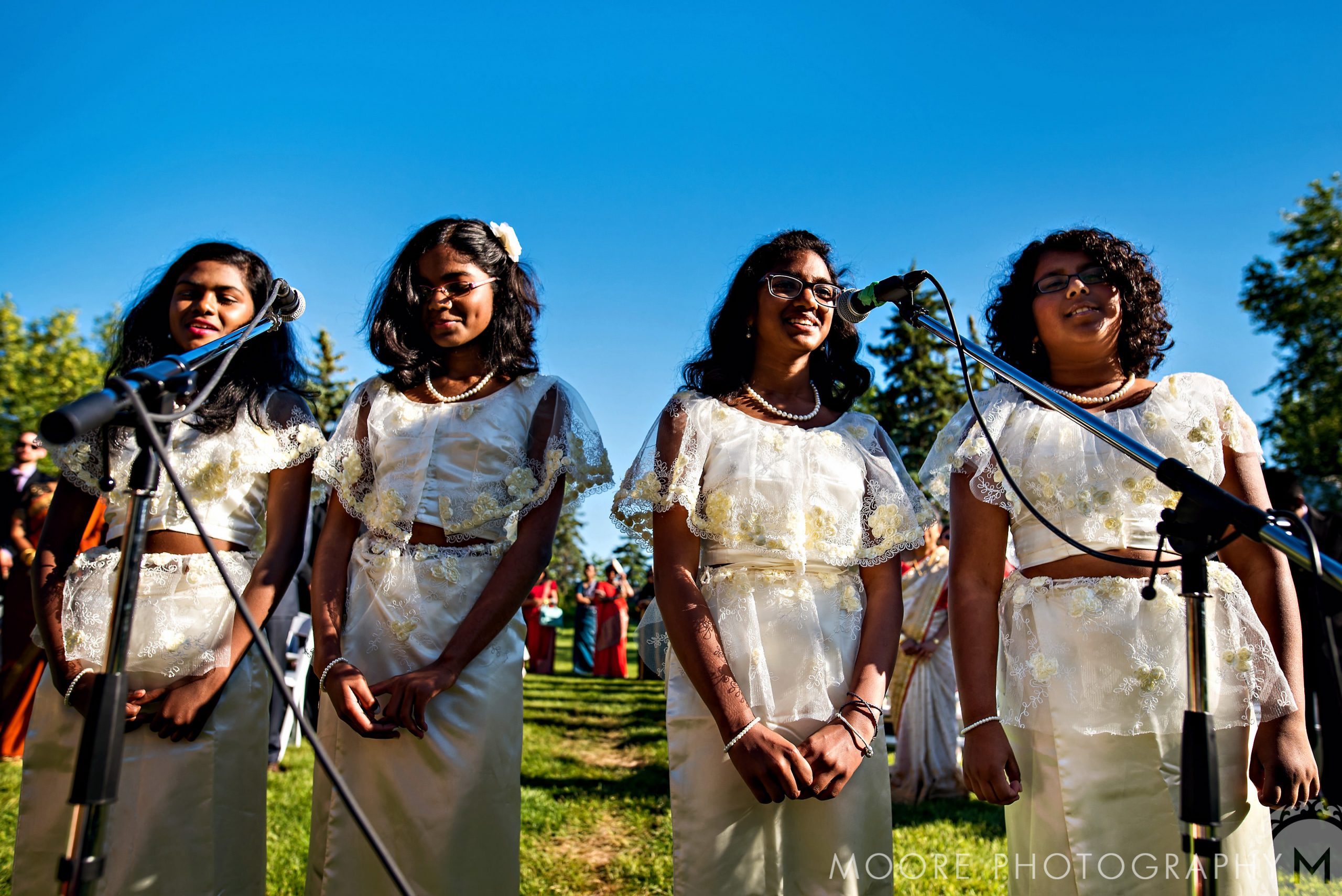 Winnipeg - The Gates On Roblin